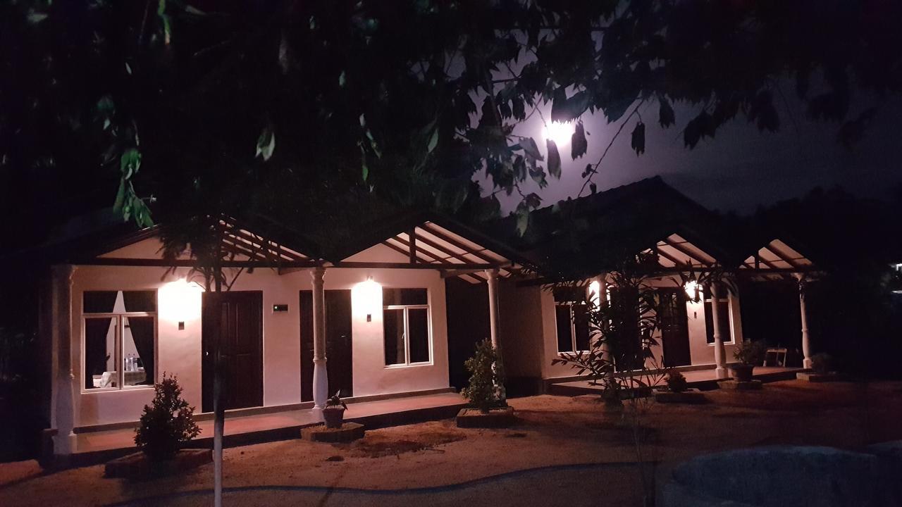 Luna Beach Hotel Nilaveli Kültér fotó