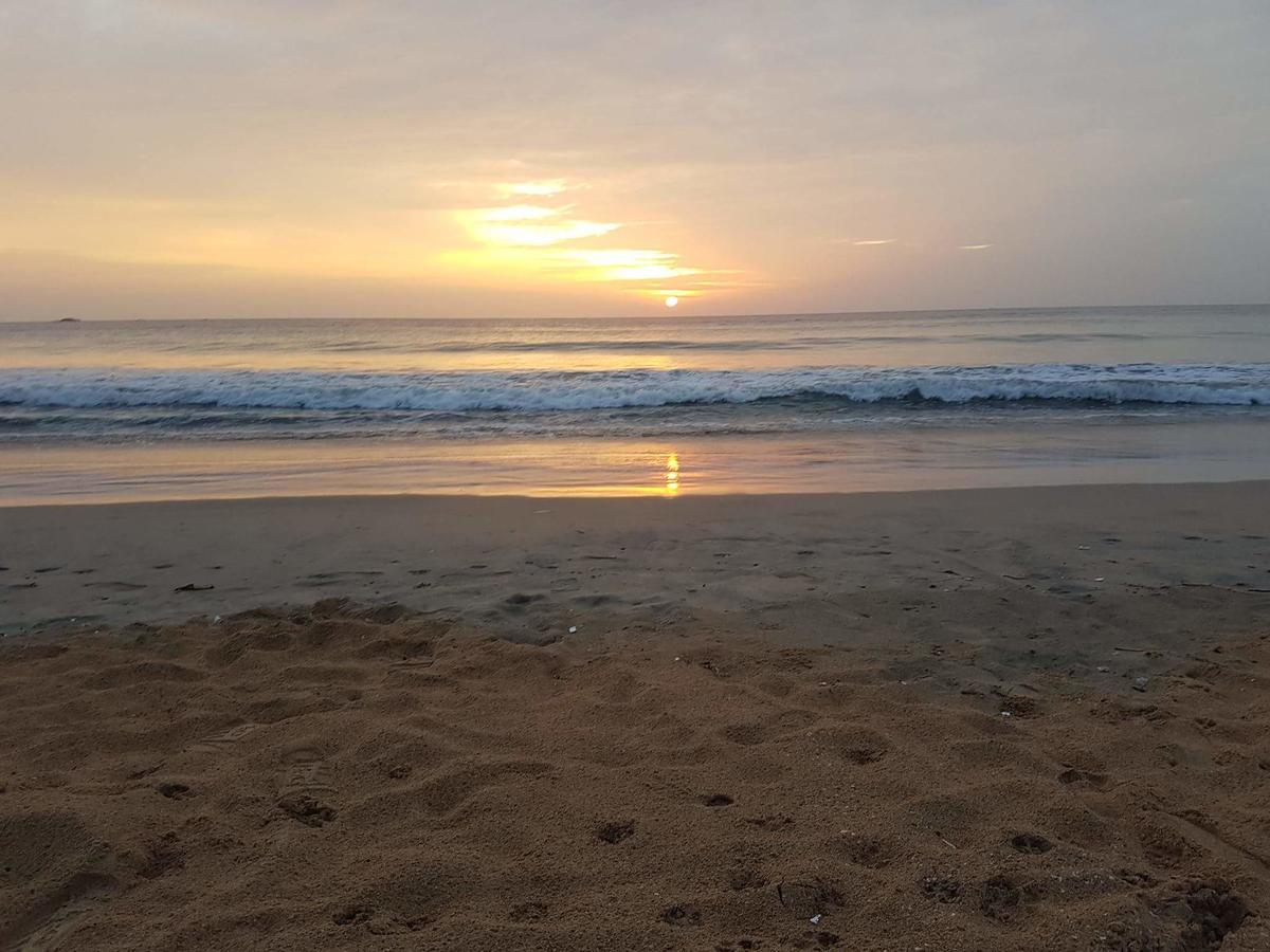 Luna Beach Hotel Nilaveli Kültér fotó