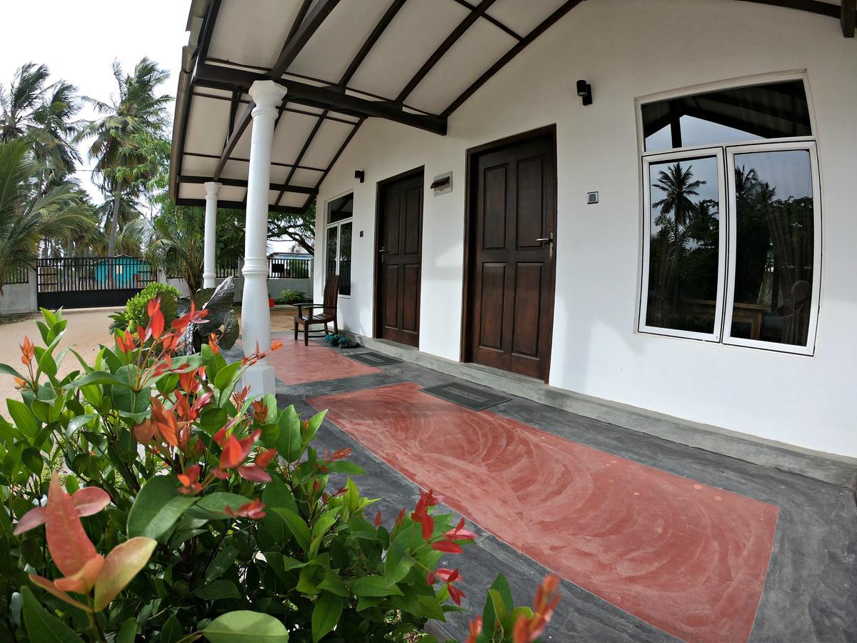 Luna Beach Hotel Nilaveli Kültér fotó