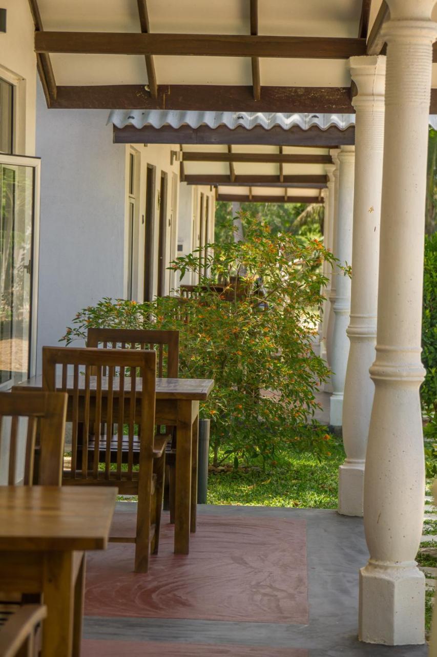 Luna Beach Hotel Nilaveli Kültér fotó